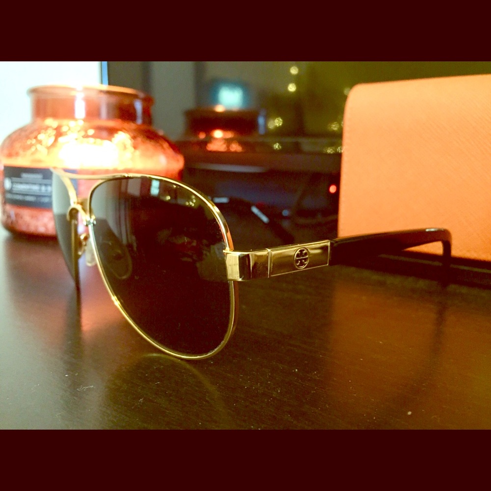 Tory Burch Aviator Sunglasses